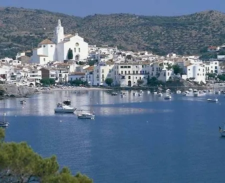 Casa Con Encanto Y Jardin Amplio En Cadaques