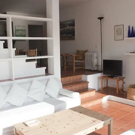Сasa de vacaciones Casa Con Encanto Y Jardín Amplio En *